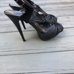 Hills size 6 to 6.5 Preowned